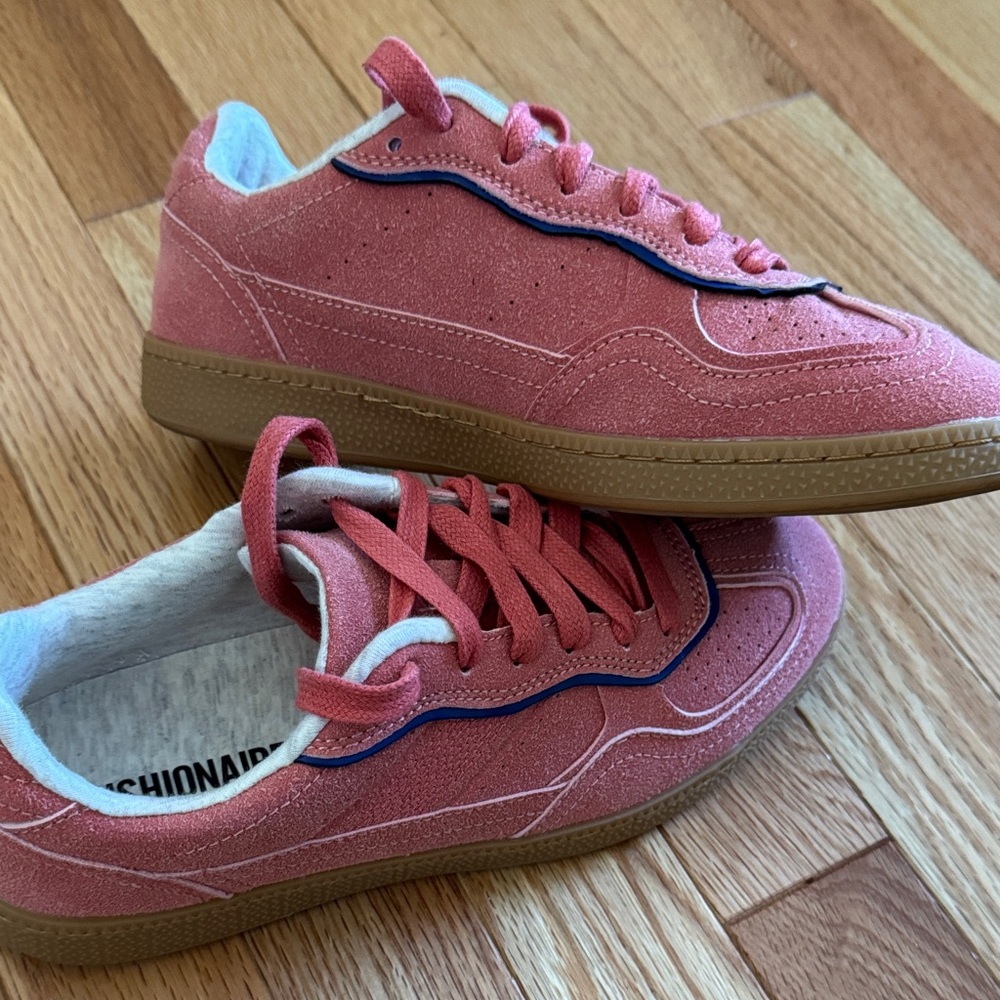 Cushionaire Sneaker
